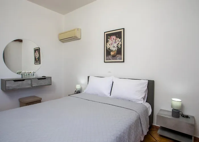 Daire Rhodes Marina Rhodes City